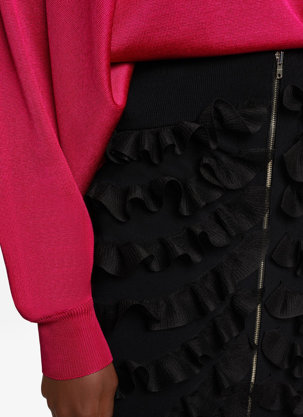 ZIPPED HIGH-WAIST SKIRT ALAÏA BLACK ZIPPED HIGH-WAIST SKIRT